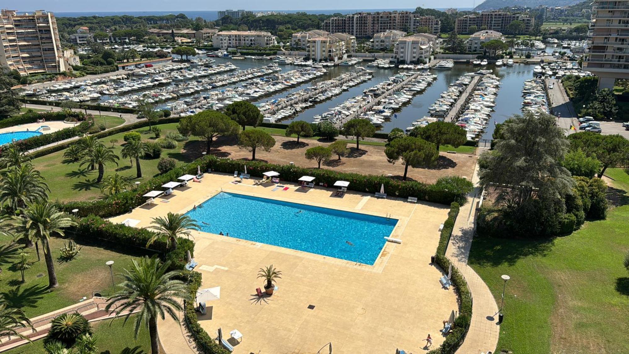 Appartement T3 De Standing Vue Mer Et Marina Манделю-ла-Напул Екстериор снимка